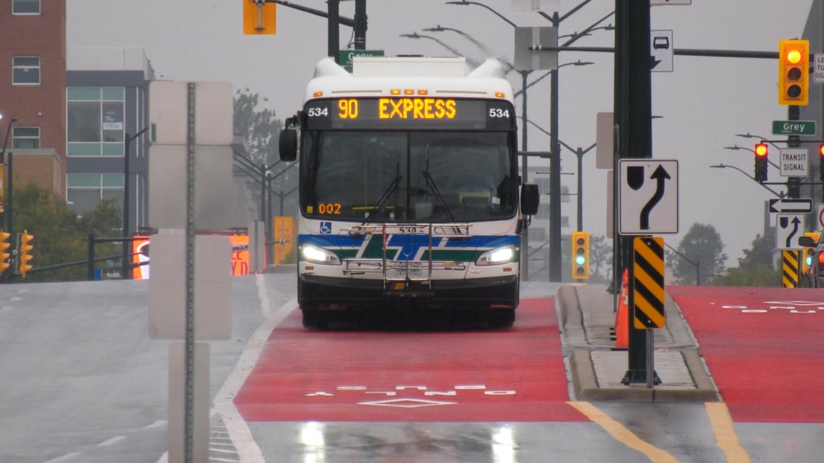 ‘Motorists have to adapt’: City unveils first stretch of centre-running bus lanes