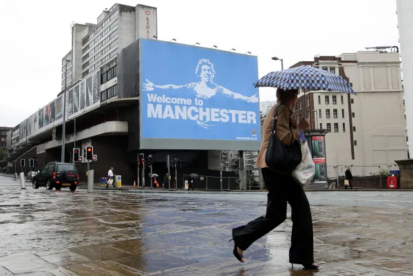 Welcome to Manchester: United e City jogam primeiro clássico da temporada