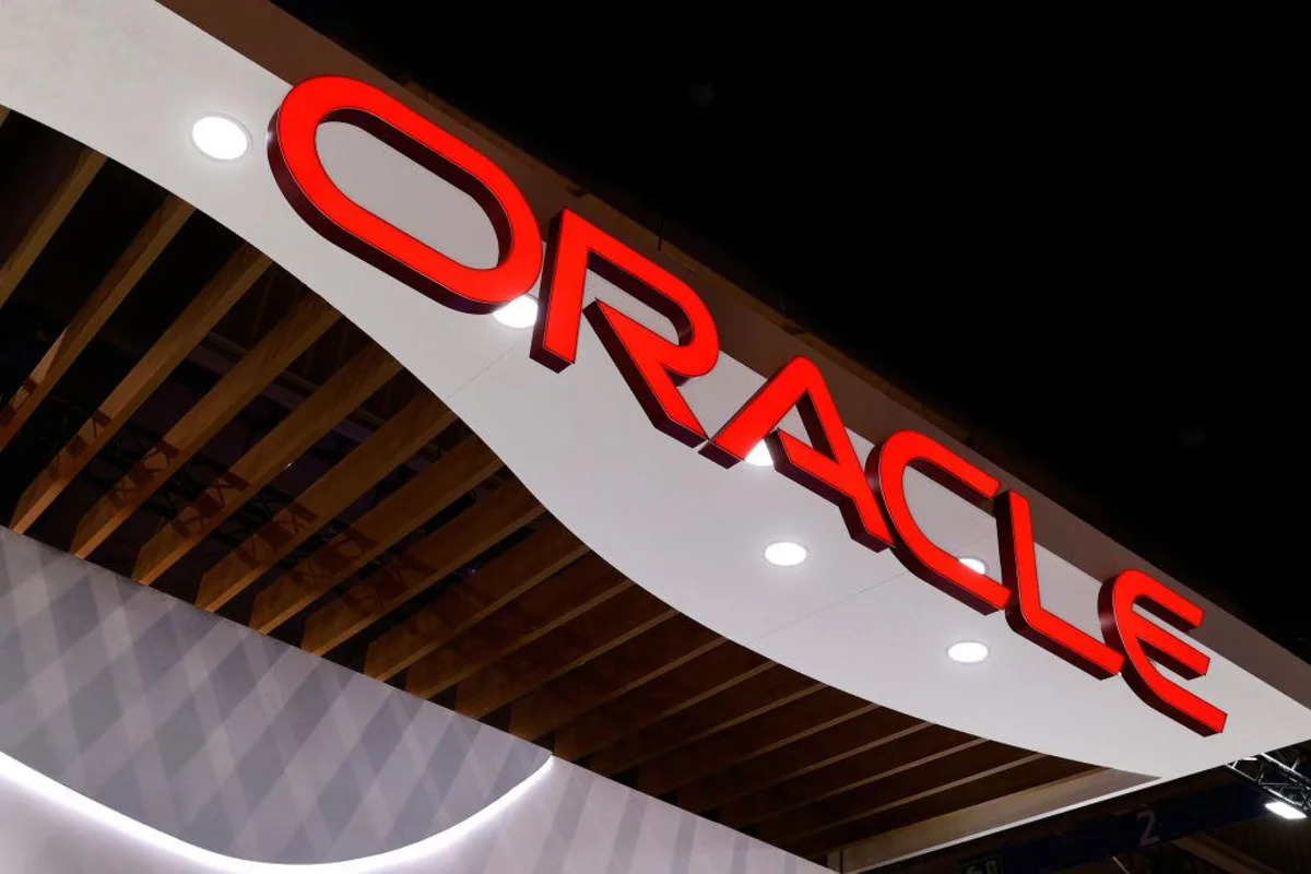 Palantir vale aproximadamente o mesmo que a Oracle com menos de uma décima parte da receita da Oracle