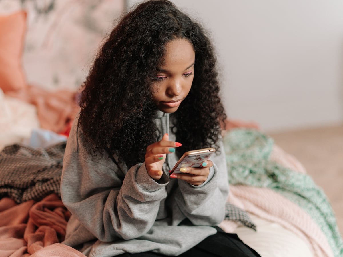Os especialistas em psicologia concordam: quem procrastina usando o celular tenta acalmar suas emoções desconfortáveis.