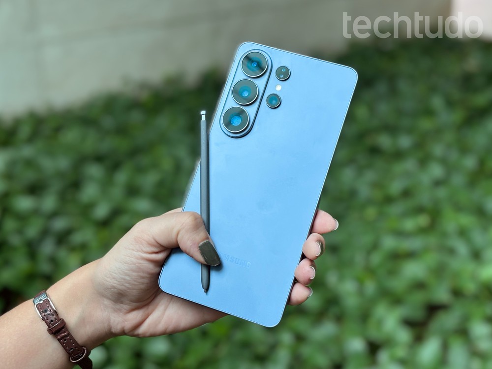 Galaxy S26 Ultra e S Pen — Foto: Ana Loubak/TechTudo