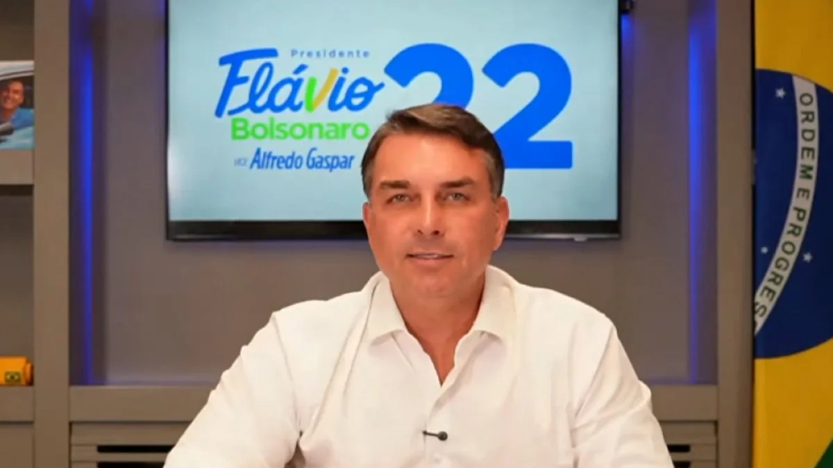 Flávio diz que, se eleito, criará fundo para pagar parte da dívida pública
