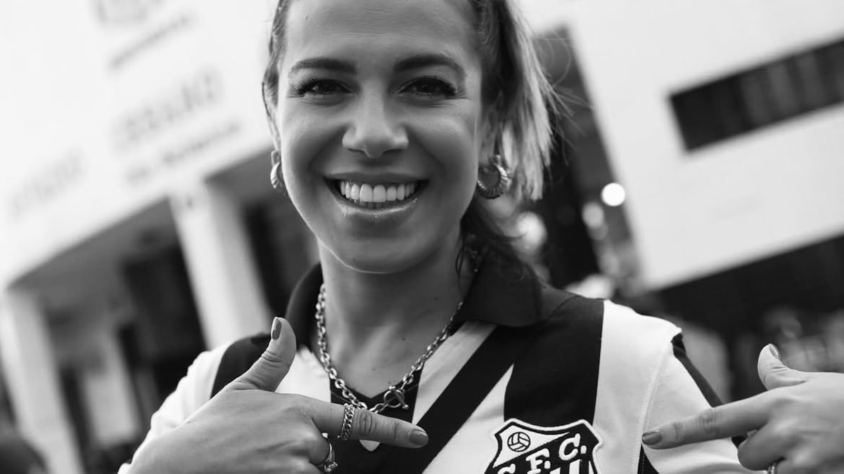 Santos anuncia morte de simbólica torcedora aos 39 anos após luta contra o câncer de colo de útero