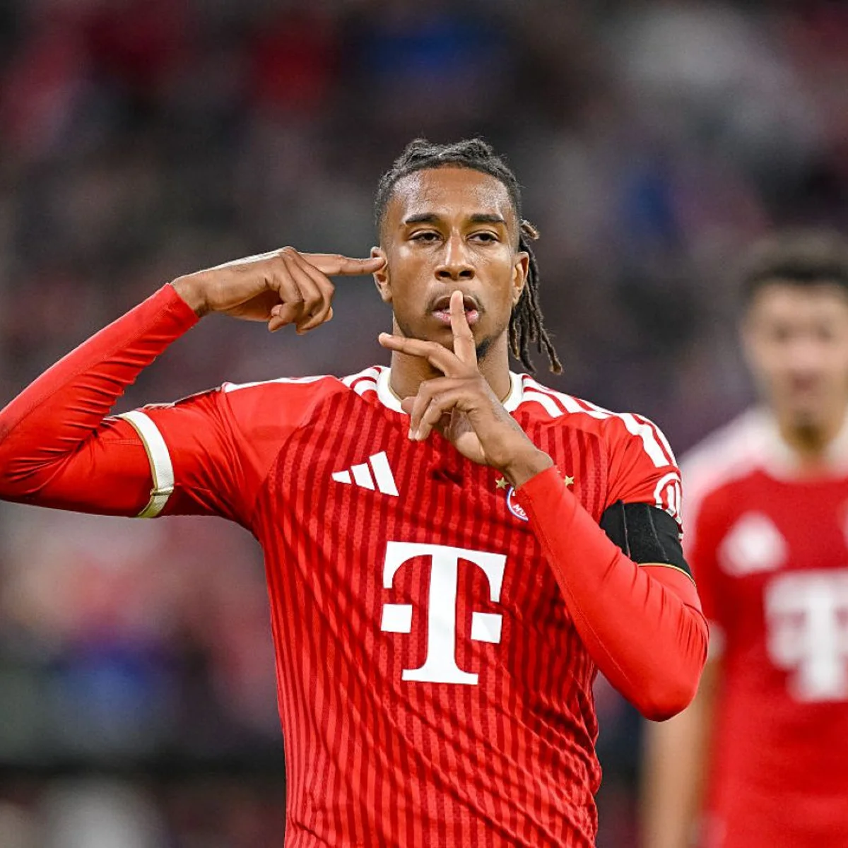 Olise brilha e Bayern atropela o Bodo/Glimt na estreia da Champions League