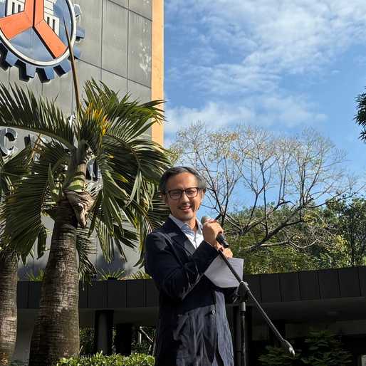 Is Vince Dizon still in — or out — as DPWH chief?