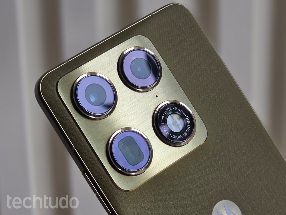 Motorola Signature combina câmeras de alto nível, tela de 165 Hz e design ultrafino em uma proposta premium que vai além do desempenho — Foto: Ana Letícia Loubak/TechTudo