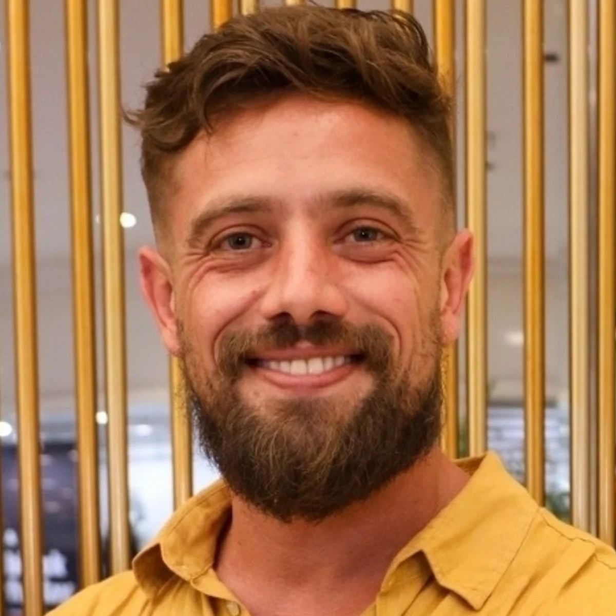 Rafael Cardoso impressiona com shape após deixar reabilitação. Veja fotos