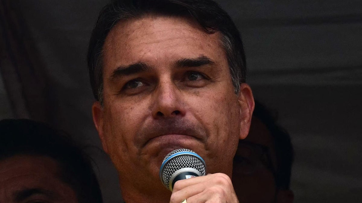 Flávio Bolsonaro chama operação da PF sobre emendas para filme de ‘interferência política’ de Dino