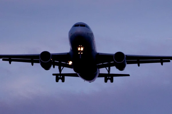 Passagens aéreas subiram 14,5% em agosto, aponta ANAC