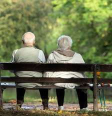 Para os casais sem filhos, há um componente a mais no cuidado: um pode ajudar o outro ao longo dos anos Foto: DW / Deutsche Welle