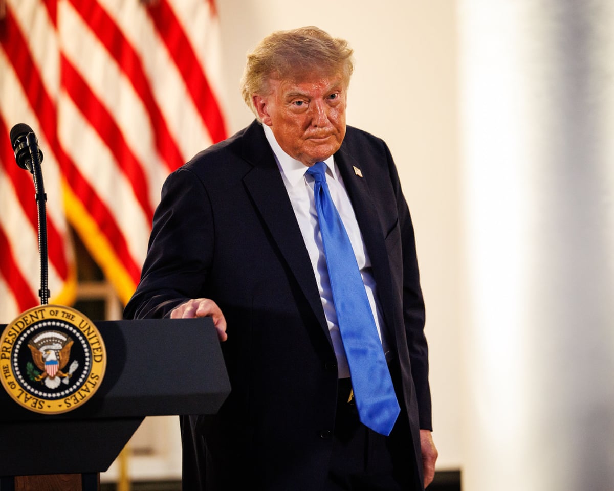 Os republicanos em luta para manter a maioria olham para uma 'convenção de meio mandato' para superar a impopularidade de Trump.