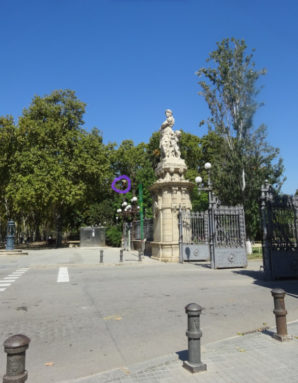 La posición del yelmo señalizada.