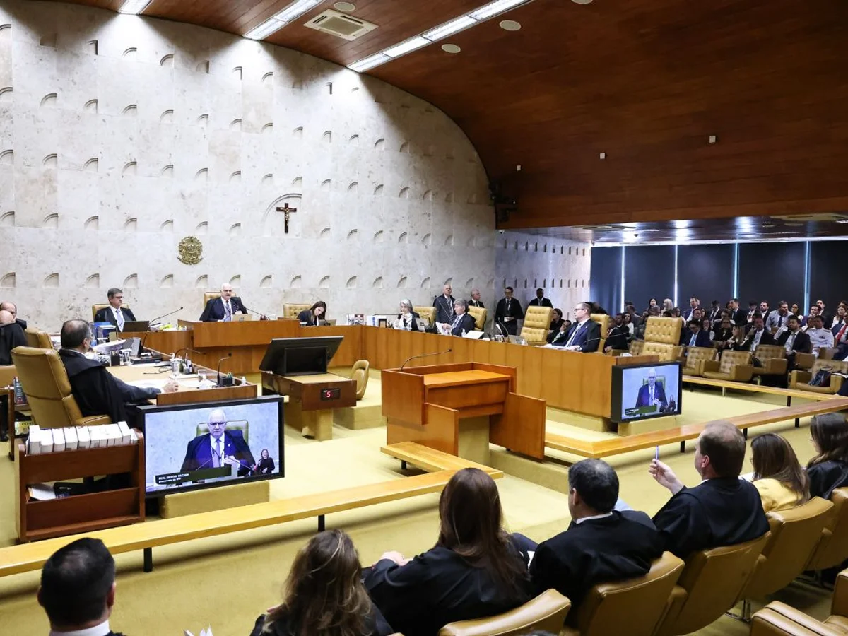 Dino pede que afastamento de Andrei vá a plenário; decisão fica com Fachin
