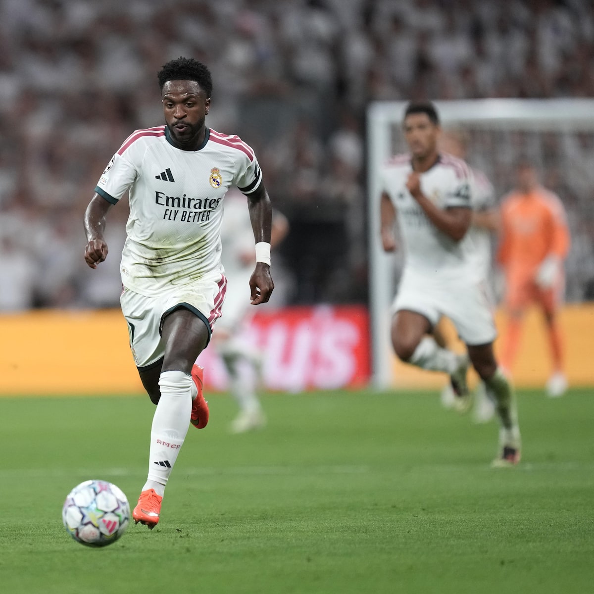 ‘Mourinho transforma Vini Jr.’: jornais espanhóis destacam brasileiro ‘solidário’ no Real Madrid