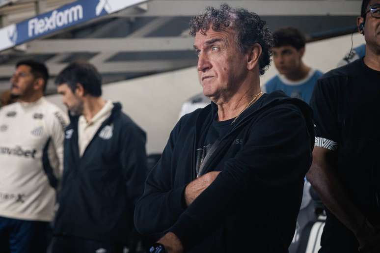 Cuca minimiza vantagem do Santos sobre o Atlético: "Não me ilude"