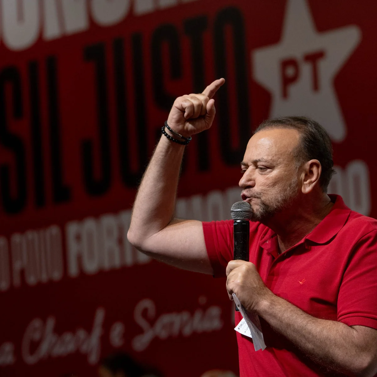 Presidente do PT pede apuração de "todas as denúncias" em crise no STF