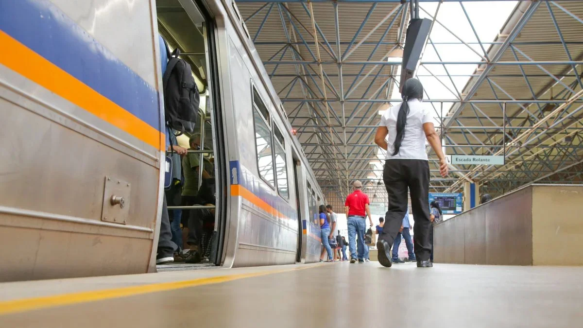Metrô-DF dá pane em duas estações do DF e trens são evacuados