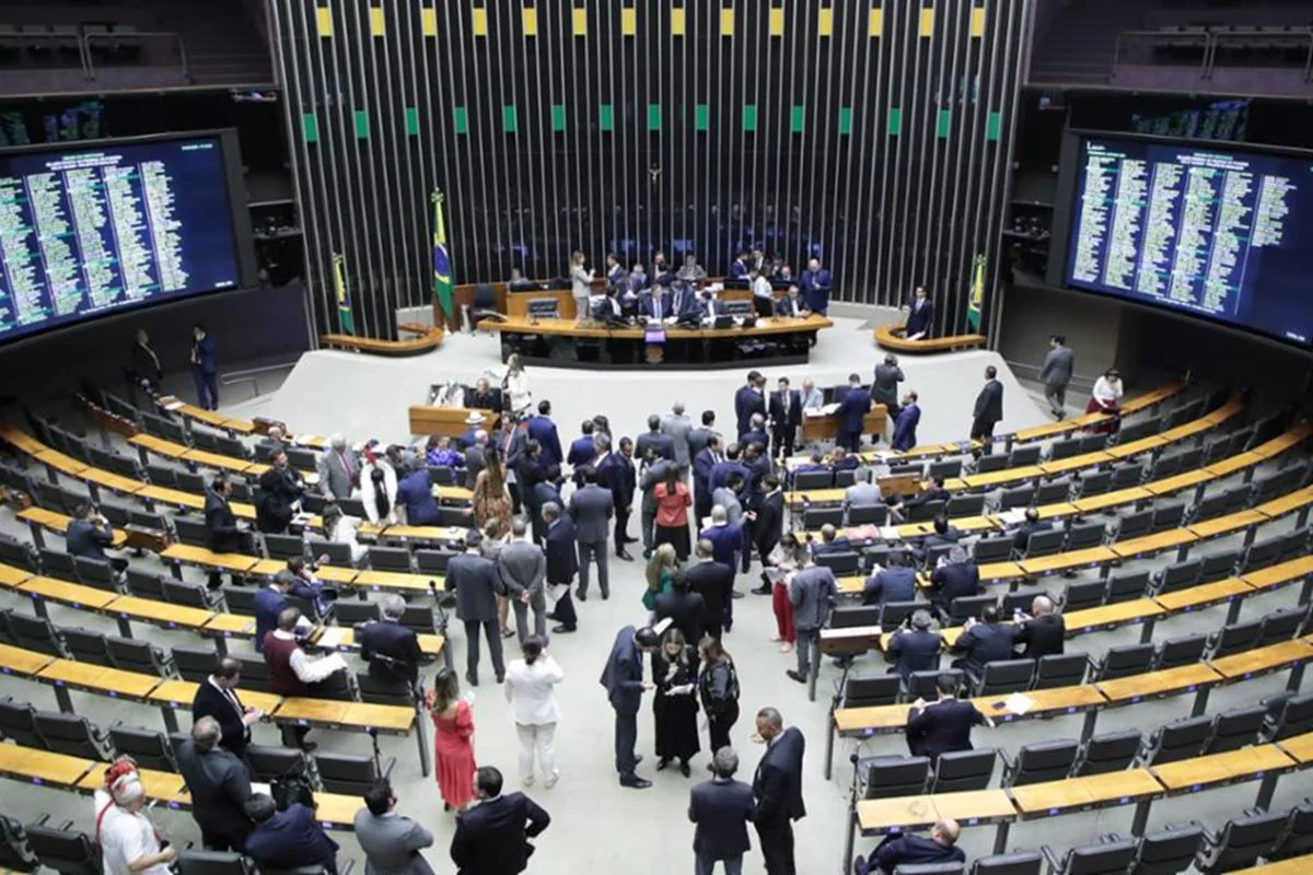 Foto colorida do Plenário da Câmara dos Deputados - Metrópoles