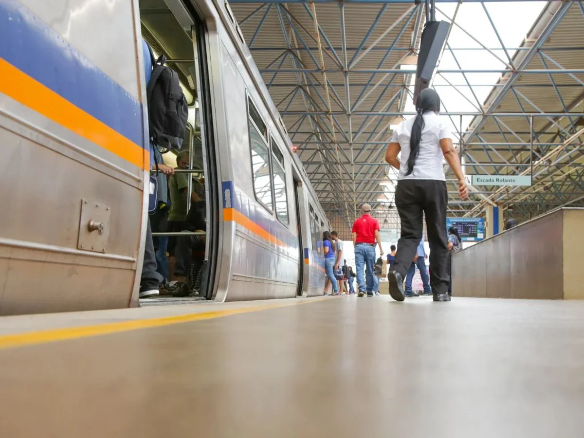 Metrô-DF dá pane em duas estações do DF e trens são evacuados