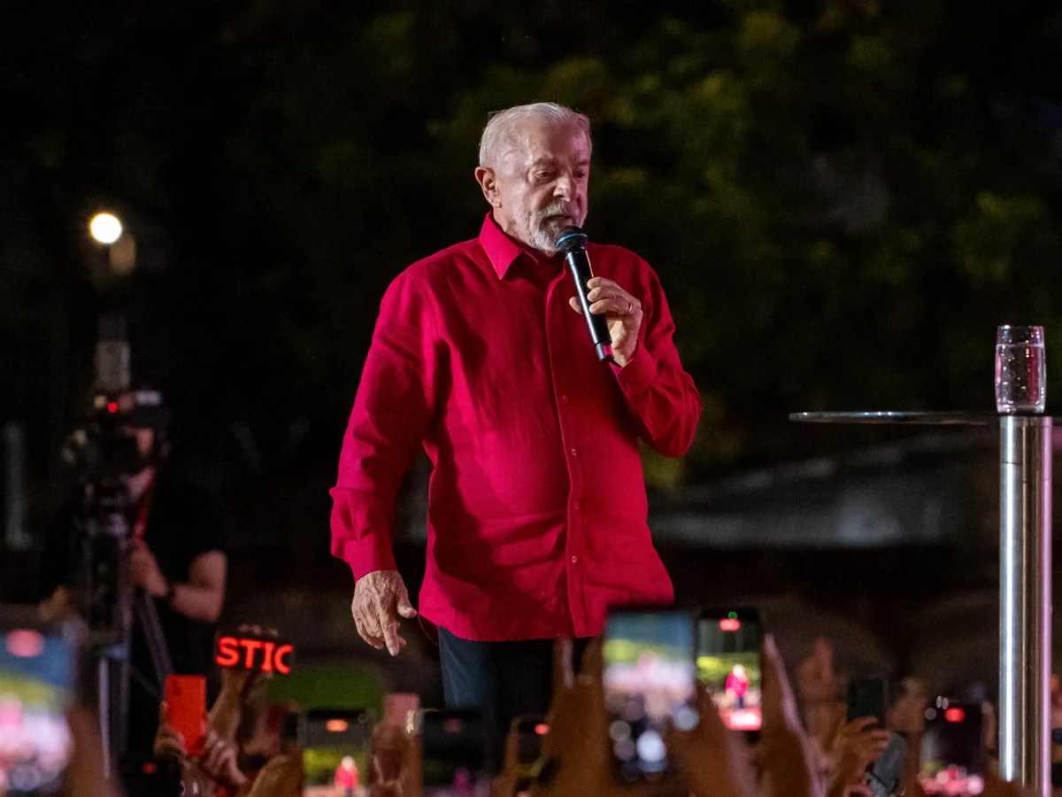Lula ganha fôlego em pesquisas e deve evitar debate às vésperas do 1º turno