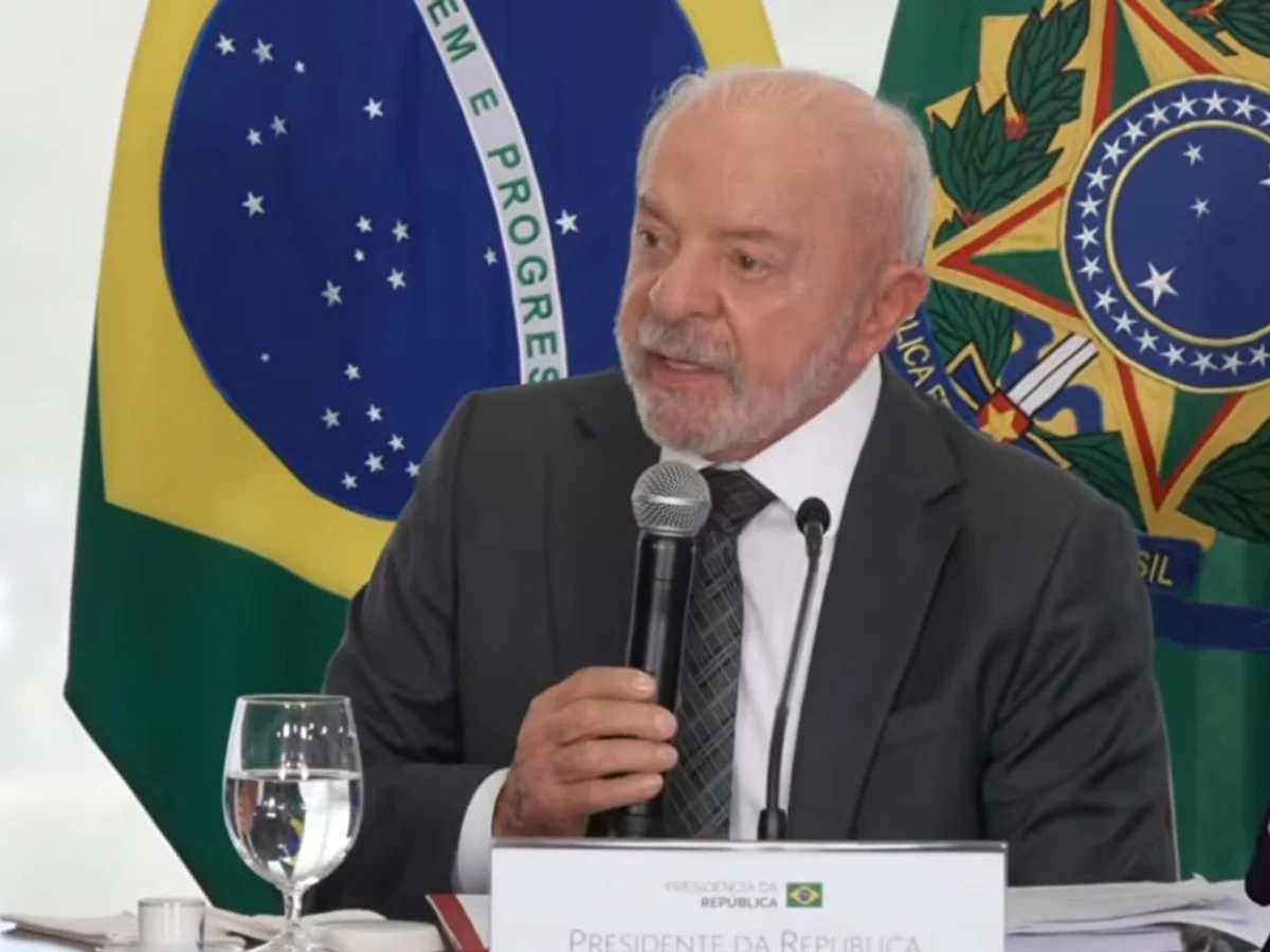Lula rebate Flávio e diz que não indicou Moraes ao STF