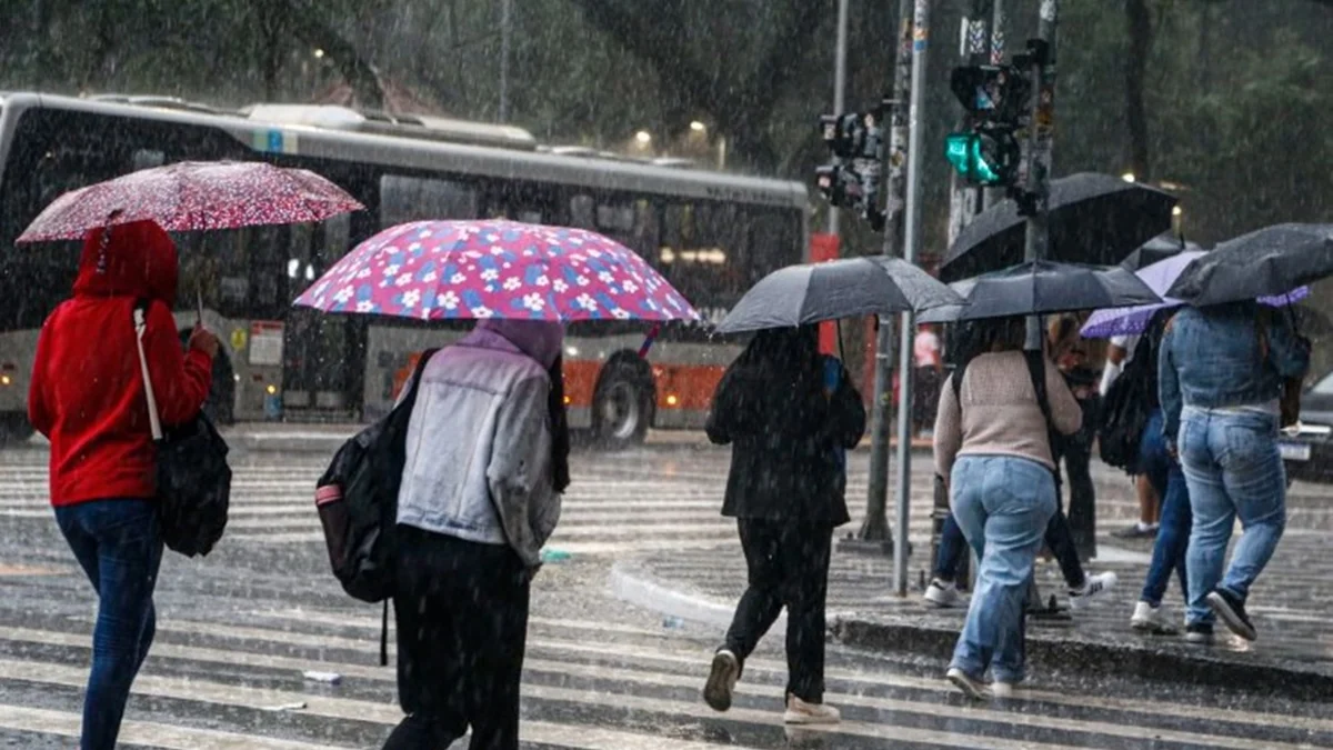 Defesa Civil alerta para chuvas fortes com rajadas de vento e granizo em SP