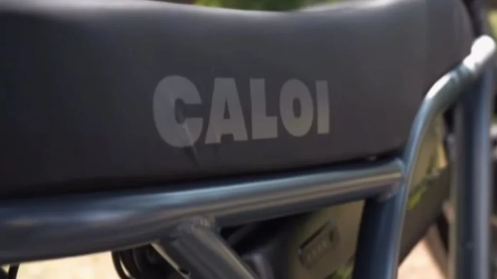 Nova Mobylette elétrica precisa de CNH e emplacamento? Descubra