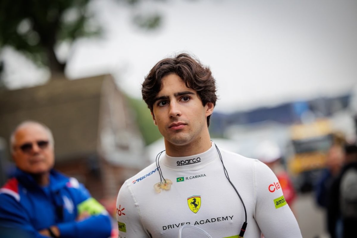 Restam apenas 6 vagas de pilotos para a F1 em 2027 e brasileiro é um dos candidatos