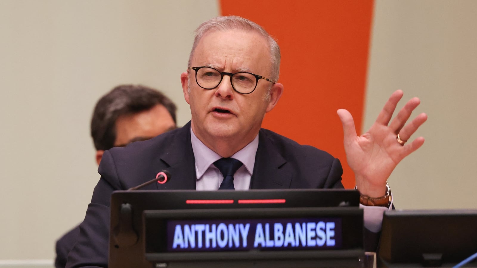 O primeiro-ministro da Austrália defende novas regras de redes sociais em resposta a críticas dos EUA