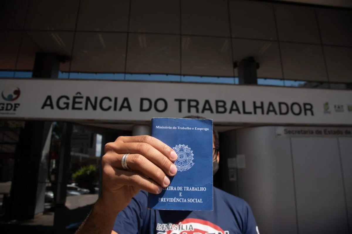Carteira de trabalho, agência do trabalhador, escala 6x1