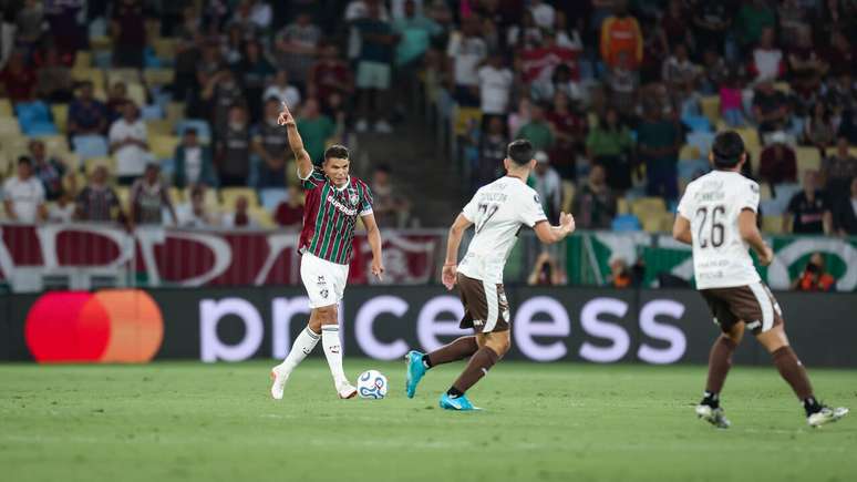 Thiago Silva expõe rotina no Fluminense: "À base de anti-inflamatório"