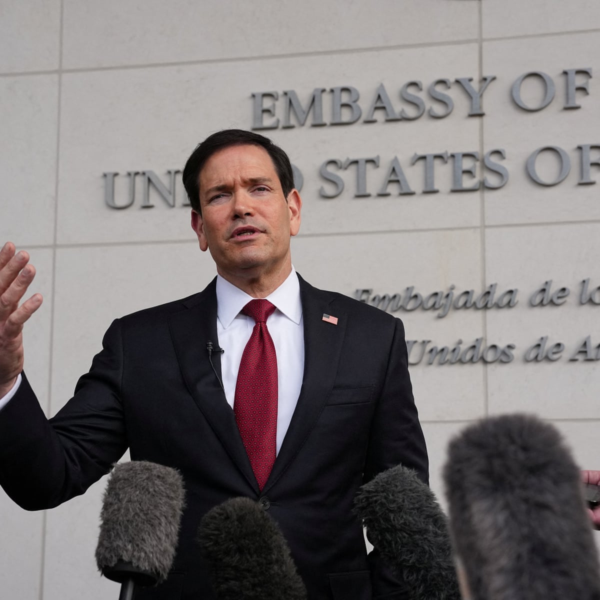 Rubio diz que os EUA trabalharão com aliados para combater o tráfico de drogas, enquanto três pessoas são mortas na última operação contra barcos