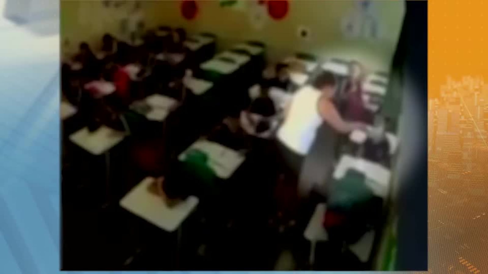 Câmera de segurança registrou o episódio; mãe afirma que filho ficou abalado e tem medo de voltar às aulas RECORD Minas/ Reprodução