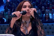 Anitta revela dificuldades com transição capilar: “Já pensei em desistir”