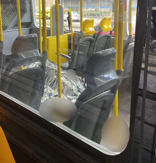 Passageiro morre após ser baleado dentro de ônibus do BRT, em Jacarepaguá, no Rio