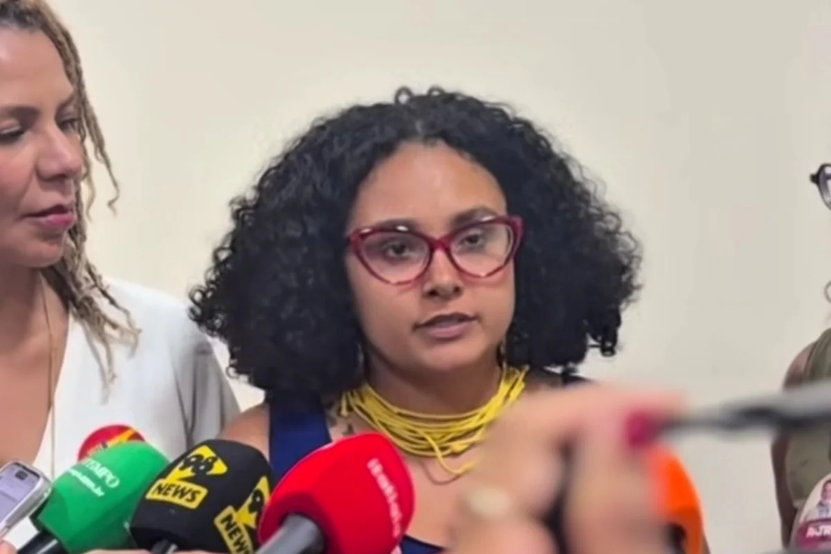 Iza Lourença (PSol) denuncia ataque a bomba a seu escritório em MG