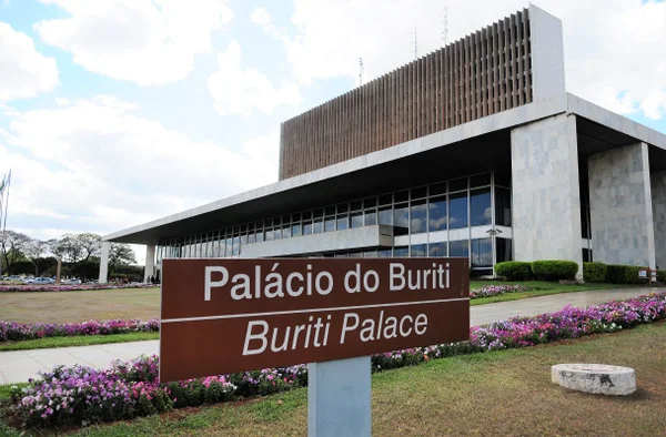 GDF exonera secretário e secretário-executivo da Proteção Animal a pedido