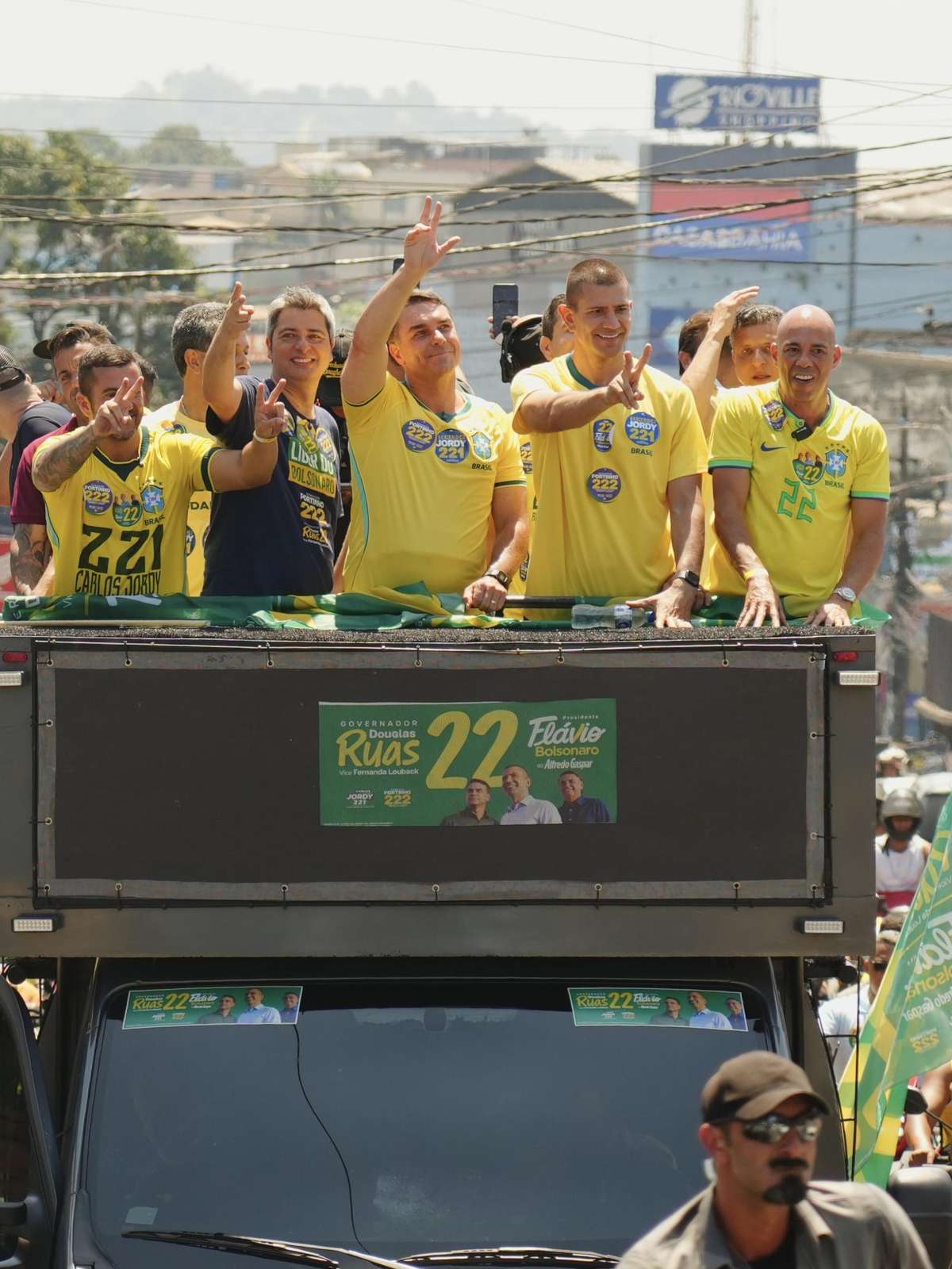 Flávio pede prisão de coordenador da Secom por incentivar fake news sobre N. S. Aparecida