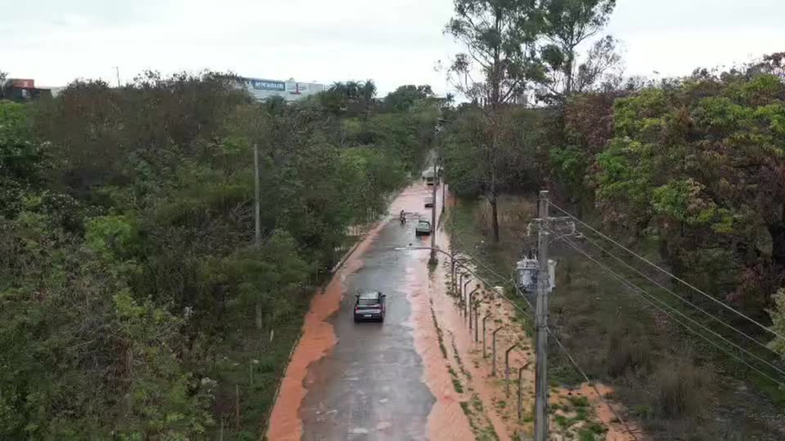 Segundo a Copasa, o problema ocorreu em uma rede de 300 milímetros de diâmetro