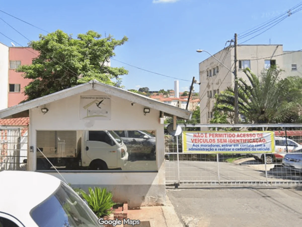 Mãe é presa após abandonar filhos por 5 dias para viajar para MG