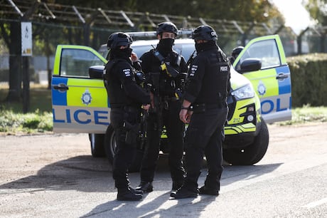 O que se sabe sobre plano frustrado de ataque terrorista à base britânica usada pelos EUA