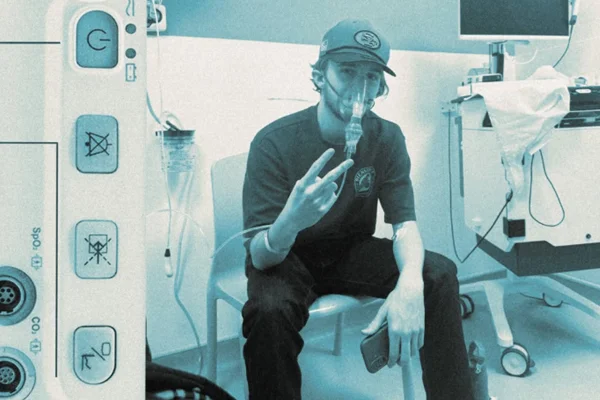 Jovem é internado em estado grave após usar cigarro eletrônico por anos