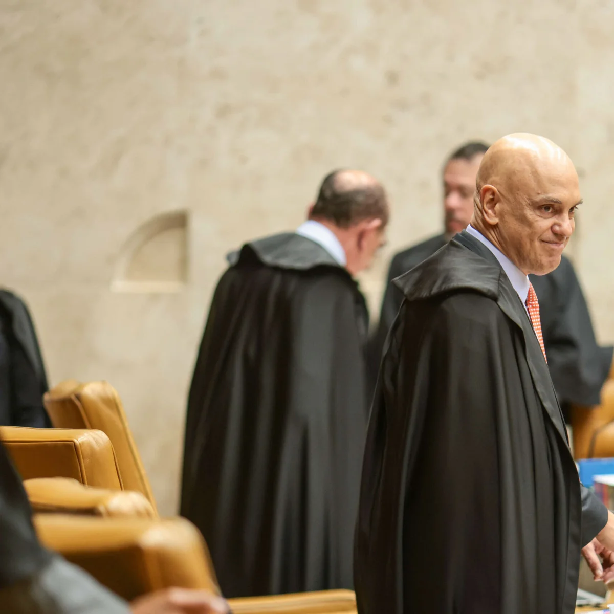Entidade ligada à Abin nega motivo político ao criticar relatório de Moraes