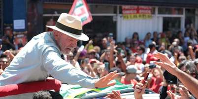 Lula intensifica agenda de rua na reta final do primeiro turno e faz corpo a corpo em SP Foto: Felipe Rau/Estadão / Estadão
