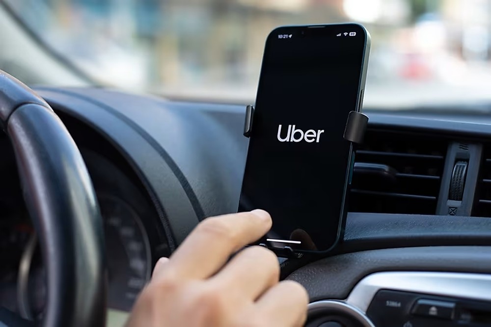Novidade se junta a outros recursos da Uber conta teens — Foto: Reprodução/HR Leader