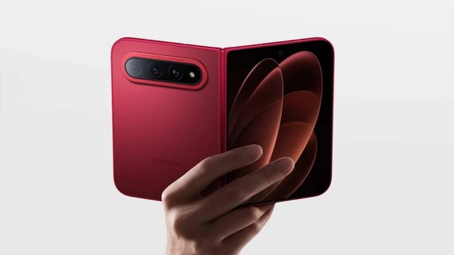 iPhone Duo vs Xiaomi 18 Fold: qual dobrável vence?