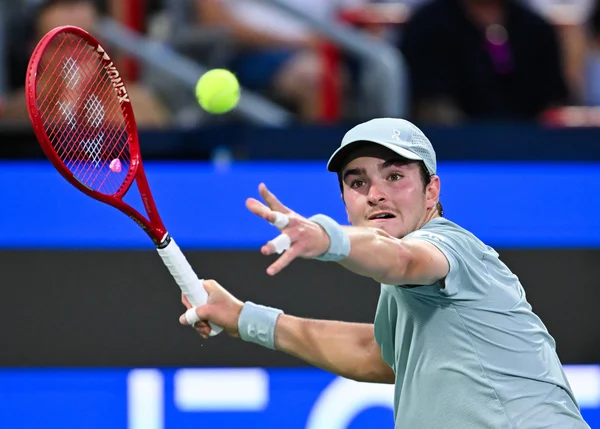 João Fonseca cai no ranking da ATP após desistir de competições na Ásia - destaque galeria