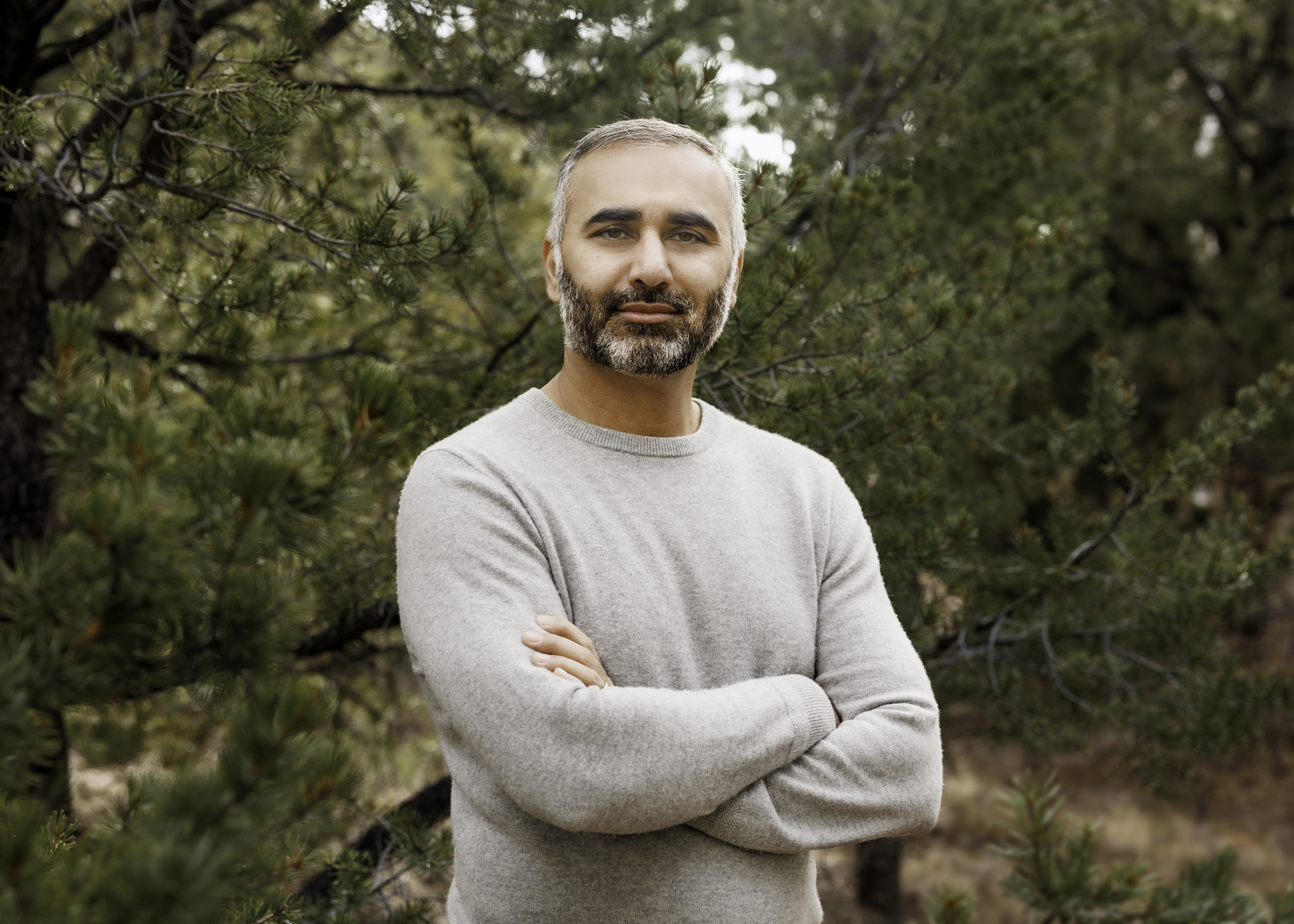 O romance de estreia de Hafeez Lakhani aborda a história dos imigrantes dos EUA através da perspectiva muçulmana.