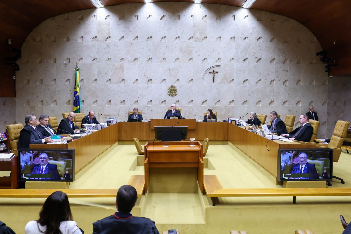 Ministros aposentados do STF classificam crise como a 'mais aguda' da história