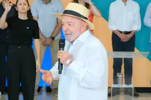 Bastidores: Lula participou pessoalmente da elaboração de nota sobre STF - destaque galeria
